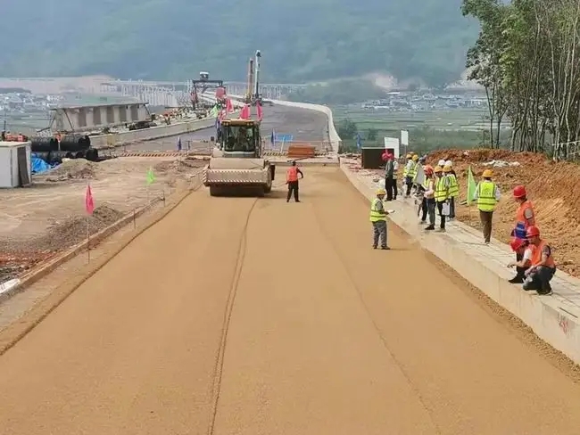 梁子湖路基工程